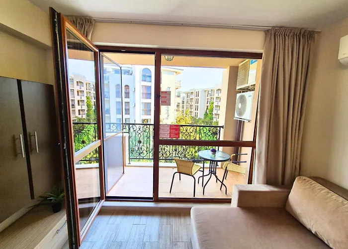 Attractive In Sunny Cascadas Family