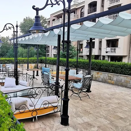 Attractive In Sunny Cascadas Family Σάνι Μπιτς