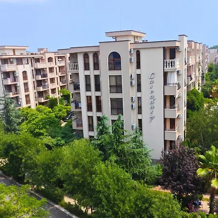 Attractive In Sunny Cascadas Family Σάνι Μπιτς