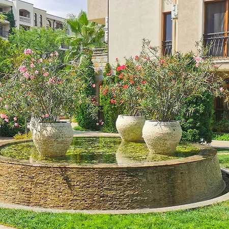 Attractive In Sunny Cascadas Family * Σάνι Μπιτς