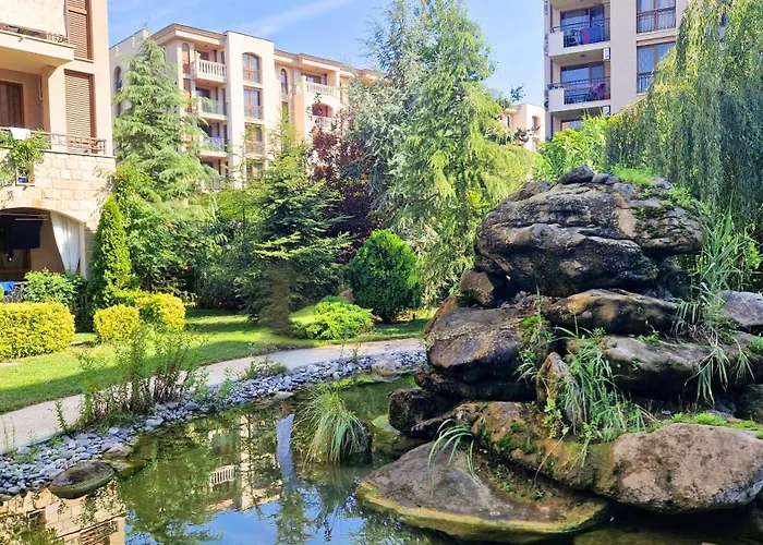 Attractive In Sunny Cascadas Family *