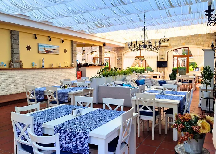 Attractive In Sunny Cascadas Family