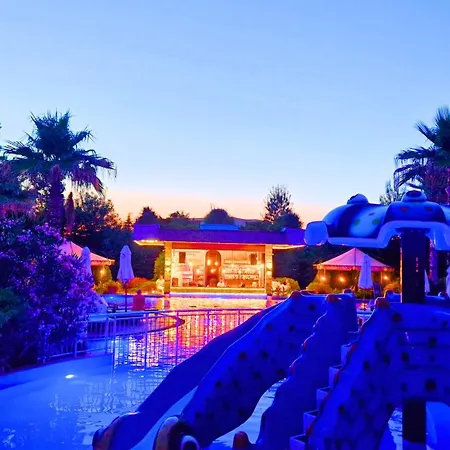 Апартаменты Attractive In Sunny Cascadas Family